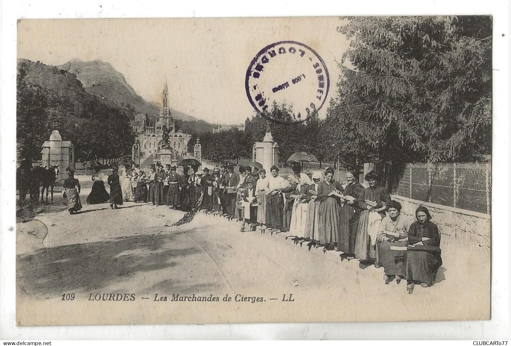 Lourdes (65) : Les Marchandes De Cierges à L'entrée Du Site En 1910 (animé) PF - Lourdes