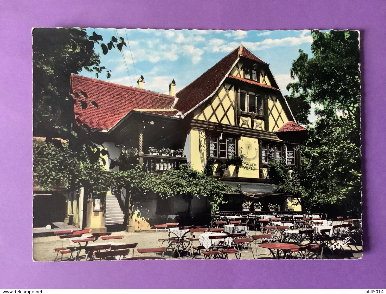 67     CPSM  STASBOURG   Maison Alsacienne  « Burehiesel »   Terrasse….     Très Bon état - Strasbourg