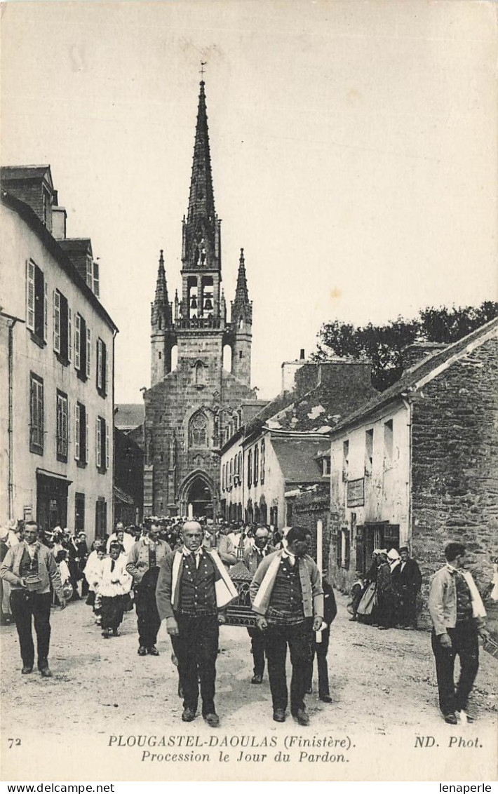 D8057 PLOUGASTEL  Procession Le Jour Du Pardon - Plougastel-Daoulas