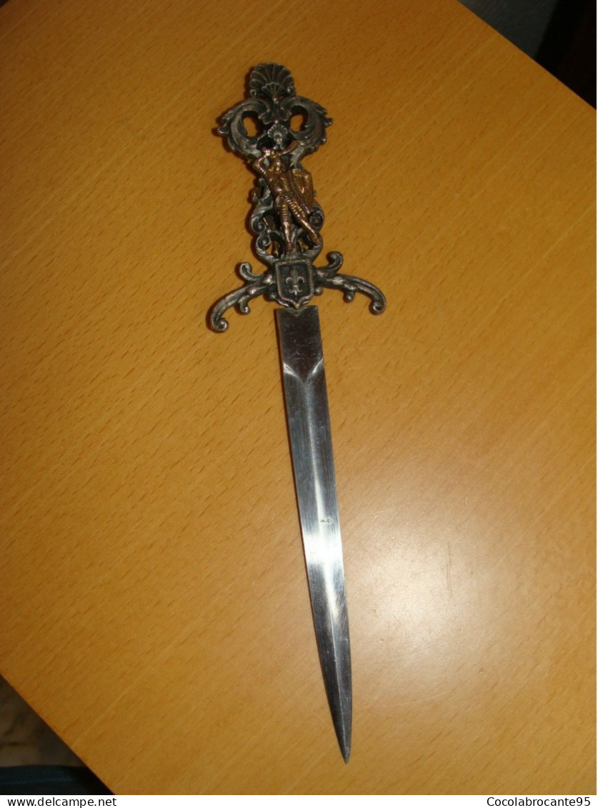 Coupe Papier / Ouvre Lettre épée - Letter-opener