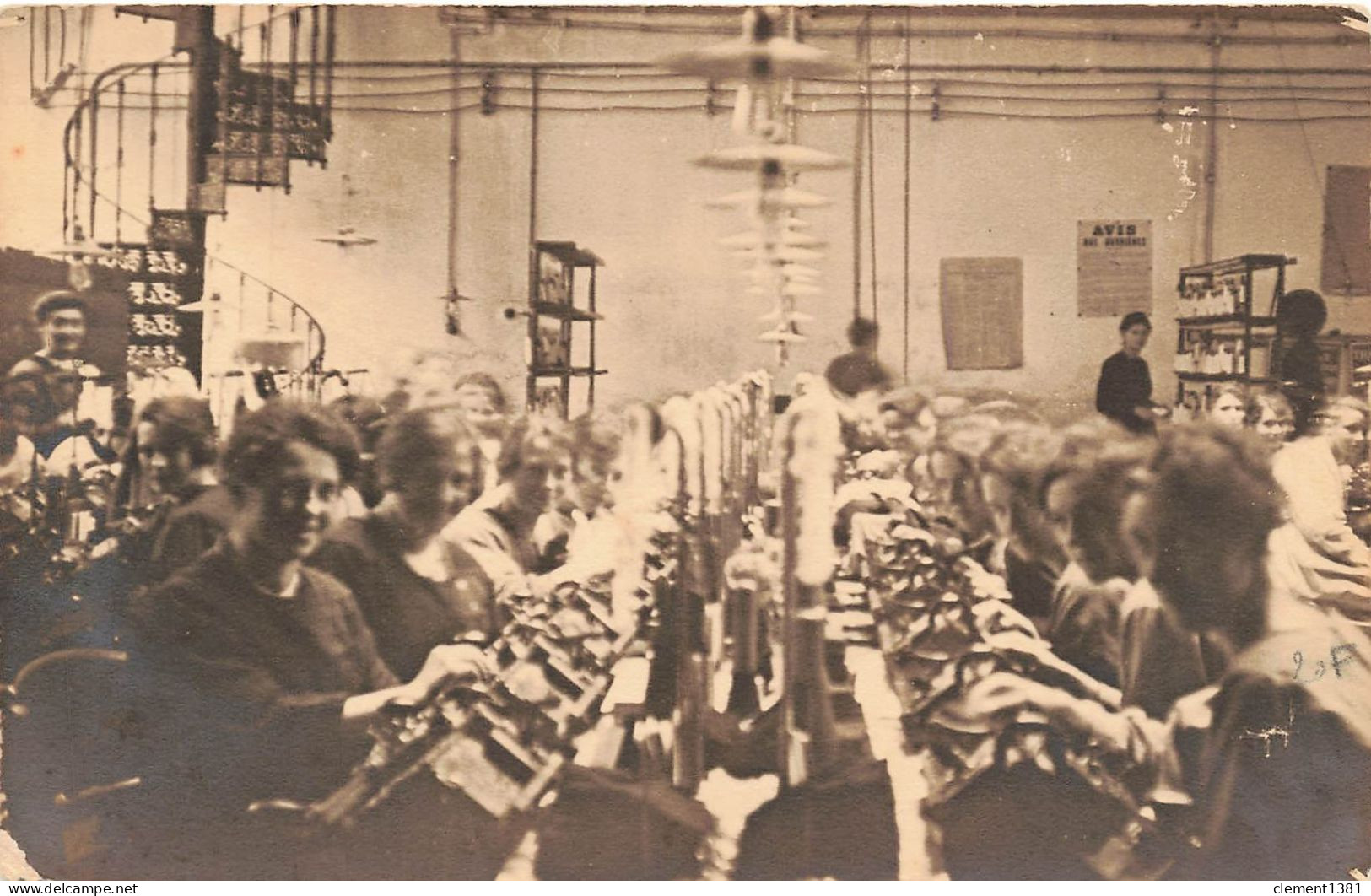 Carte Photo Industrie Femmes Ouvrieres Usine - Industry