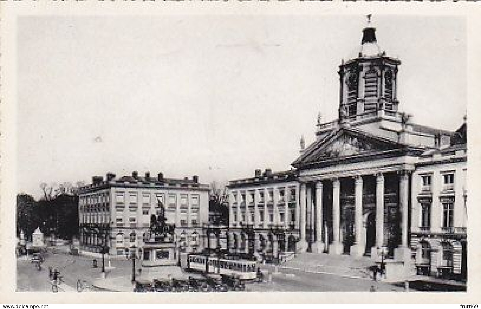 AK 215499 BELGIUM - Brussel - Place Royale - Monuments