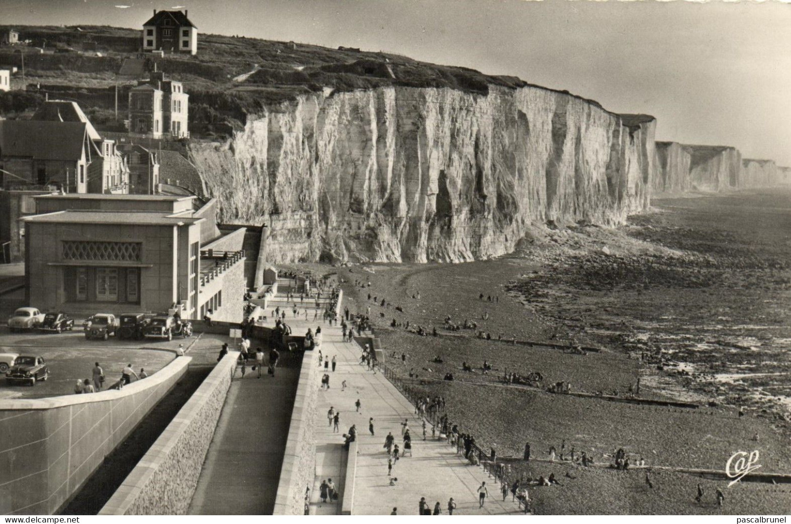 AULT - LE CASINO ET LES FALAISES - Ault