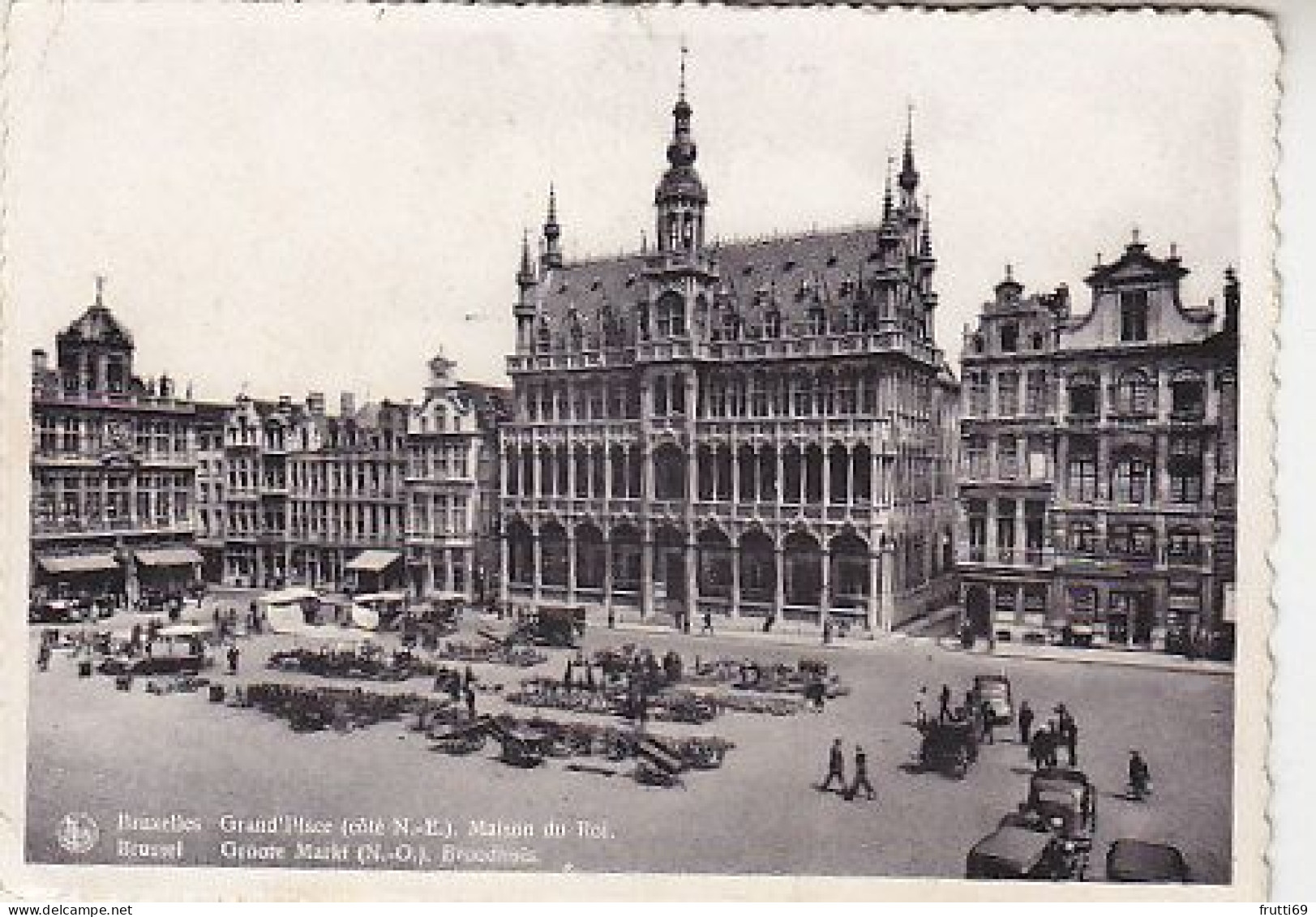 AK 215509 BELGIUM - Bruxelles - Grand' Place - Maison Du Roi - Piazze