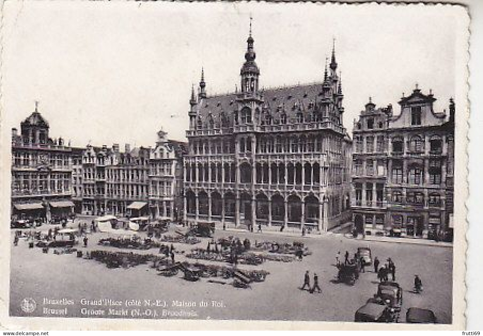 AK 215509 BELGIUM - Bruxelles - Grand' Place - Maison Du Roi - Places, Squares