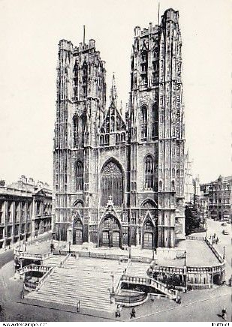 AK 215524 BELGIUM - Bruxelles - Église Sainte-Gudule - Monuments