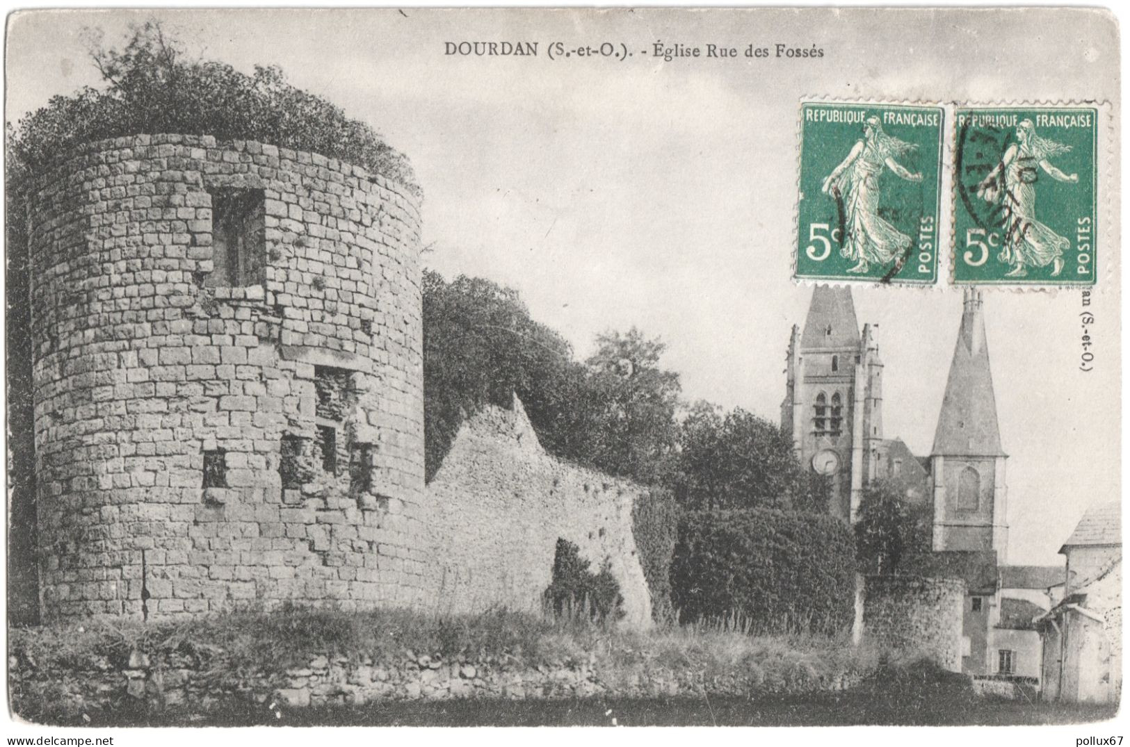 CPA DE DOURDAN  (ESSONNE)  ÉGLISE RUE DES FOSSÉS - Dourdan