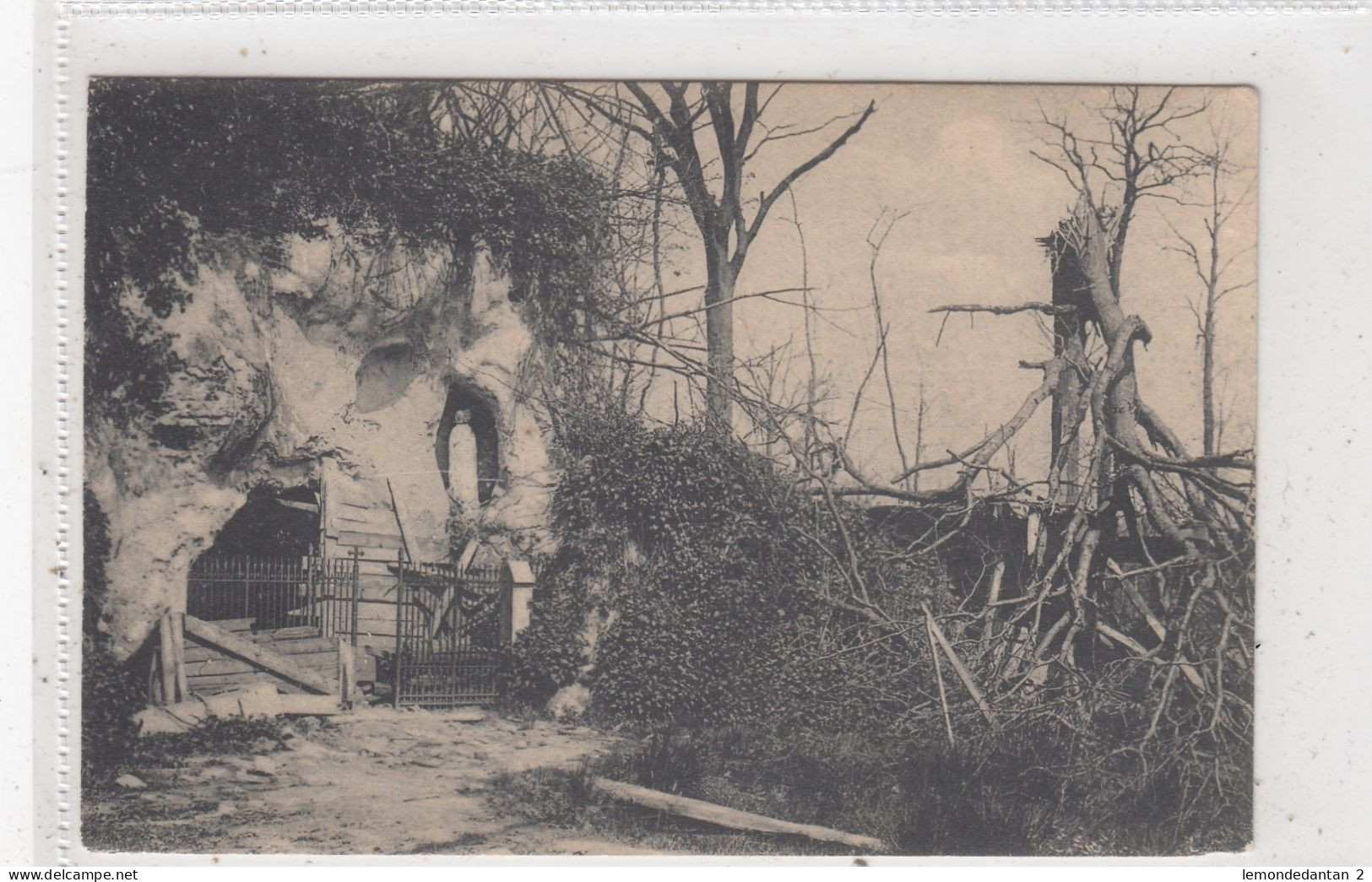 Houthulst. Ruines. Grotte De N.-D. De Lourdes Dans Le Bois De Houthulst. * - Houthulst