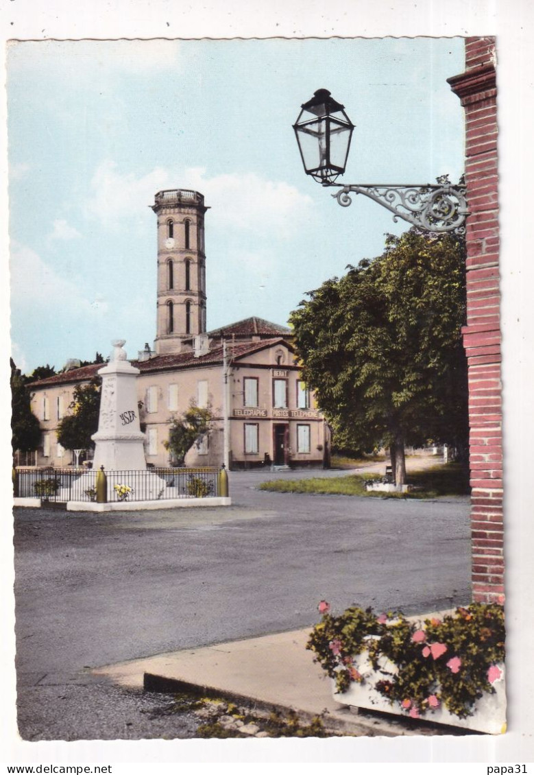 BERAT  La Poste Et Le Clocher Vers La Mairie - Autres & Non Classés