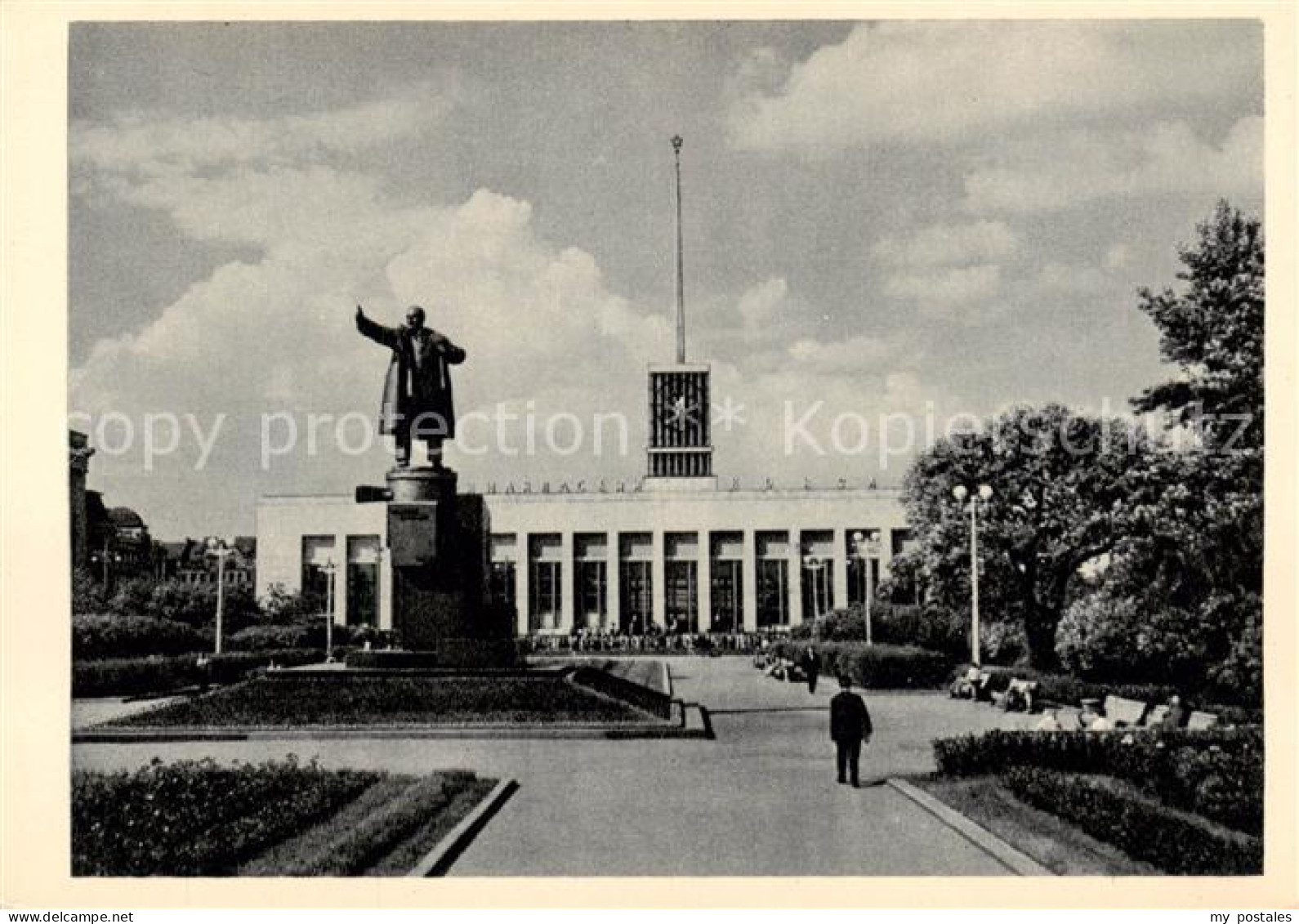 73788284 Leningrad St Petersburg Lenin Square Monument To Lenin Leningrad St Pet - Russia