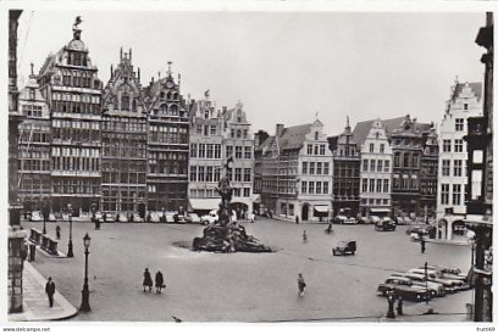 AK 215564 BELGIUM - Antwerpen - Grote Markt En Fontein Brabo - Antwerpen