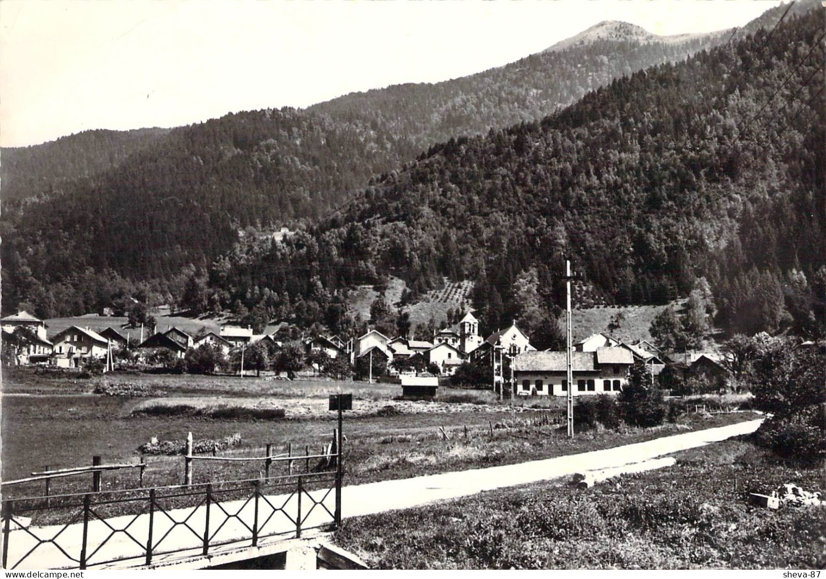 38 - La Ferrière D'Allevard - Vue Générale - Autres & Non Classés