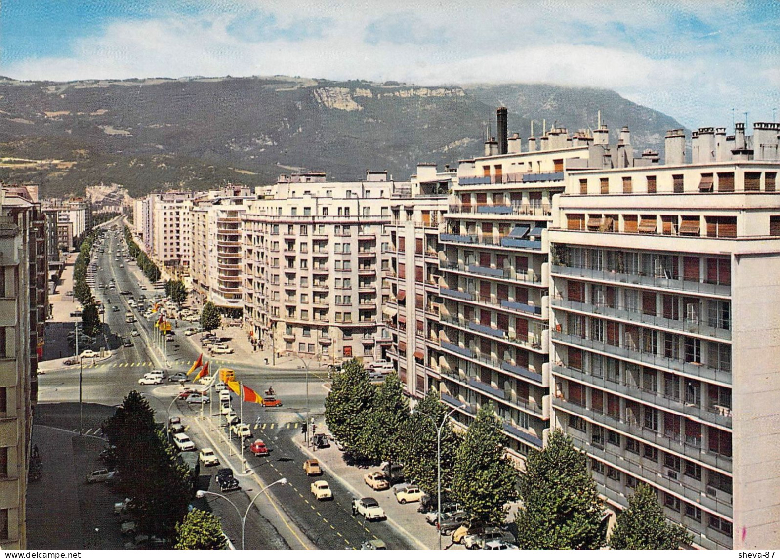 38 - Grenoble - Boulevards Maréchal Foch Et Joseph Vallier - Au Fond, Le Vercors - Grenoble