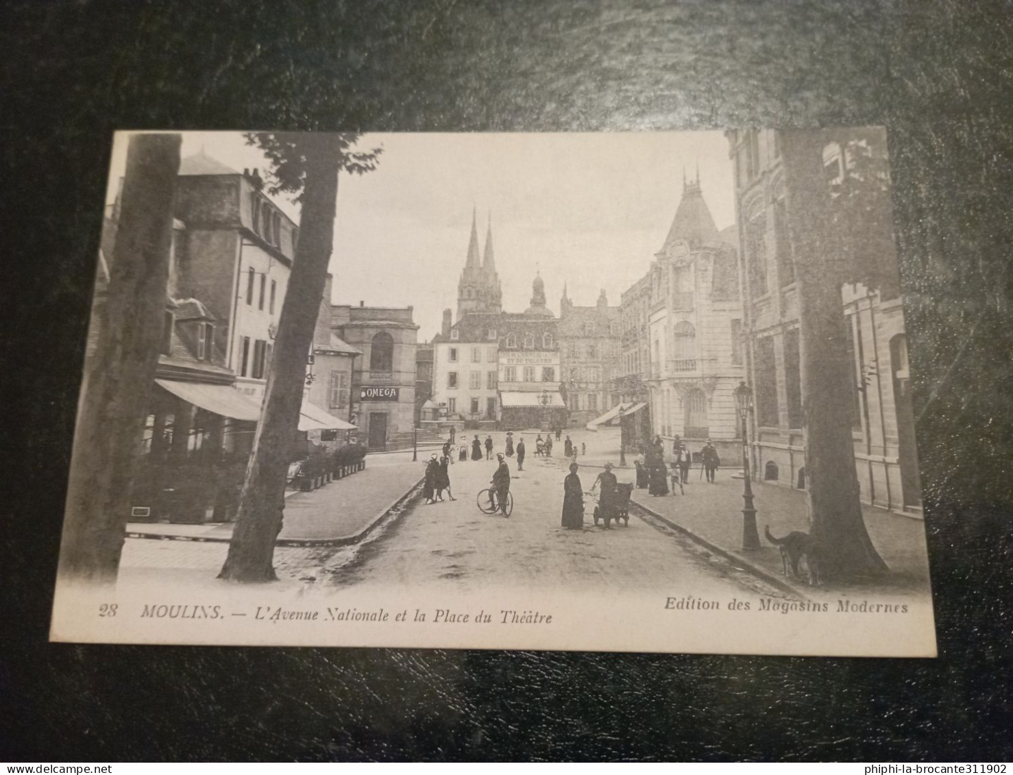 B1/135- L'Avenue Nationale Et La Place Du Théâtre - Moulins