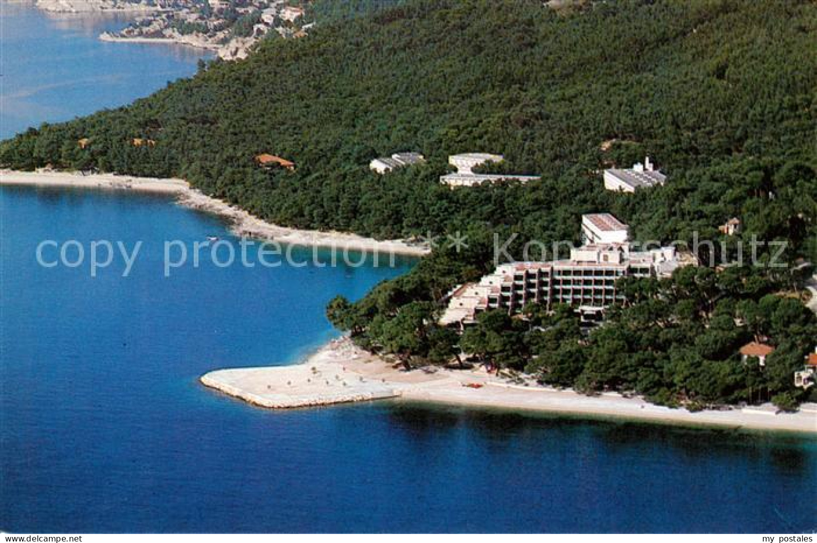 73787271 Brela Croatia Kuestenpanorama Hotel Strand  - Kroatien