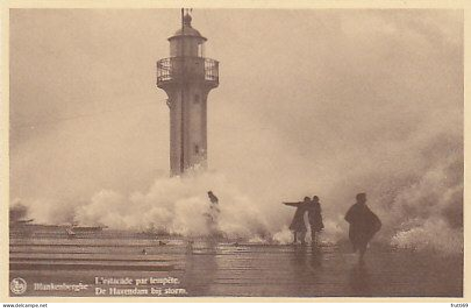 AK 215574 BELGIUM - Blankenberghe - De Havendam Bij Storm - Blankenberge