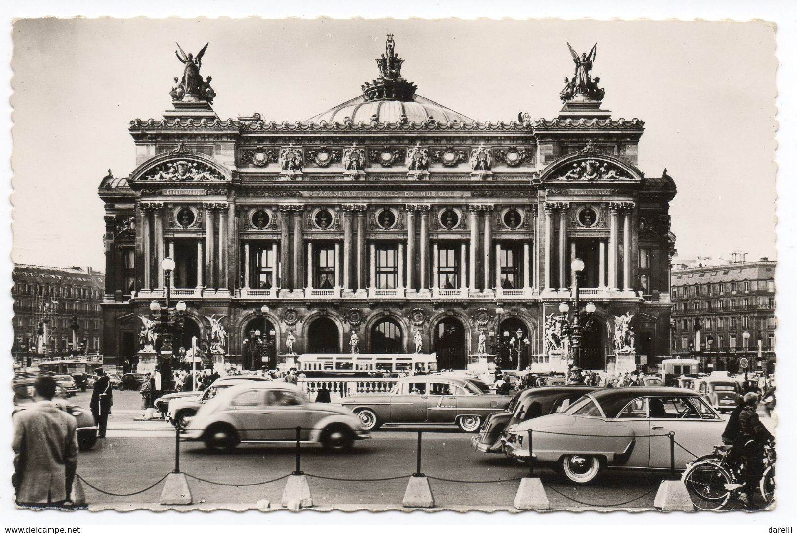 CP 75 Paris - L'Opéra - Très Animée - Autres Monuments, édifices