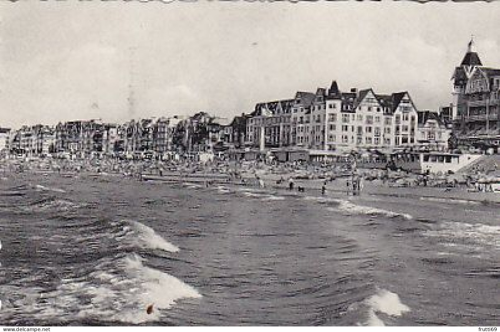 AK 215591 BELGIUM - Knokke-Zoute - Strand - Knokke