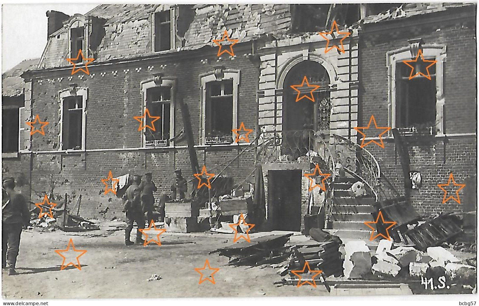 COMBLES Secteur Péronne Photo Allemande Animée, Sanitaire, Cour De Ferme Guerre 14-18, WW1 - Autres & Non Classés