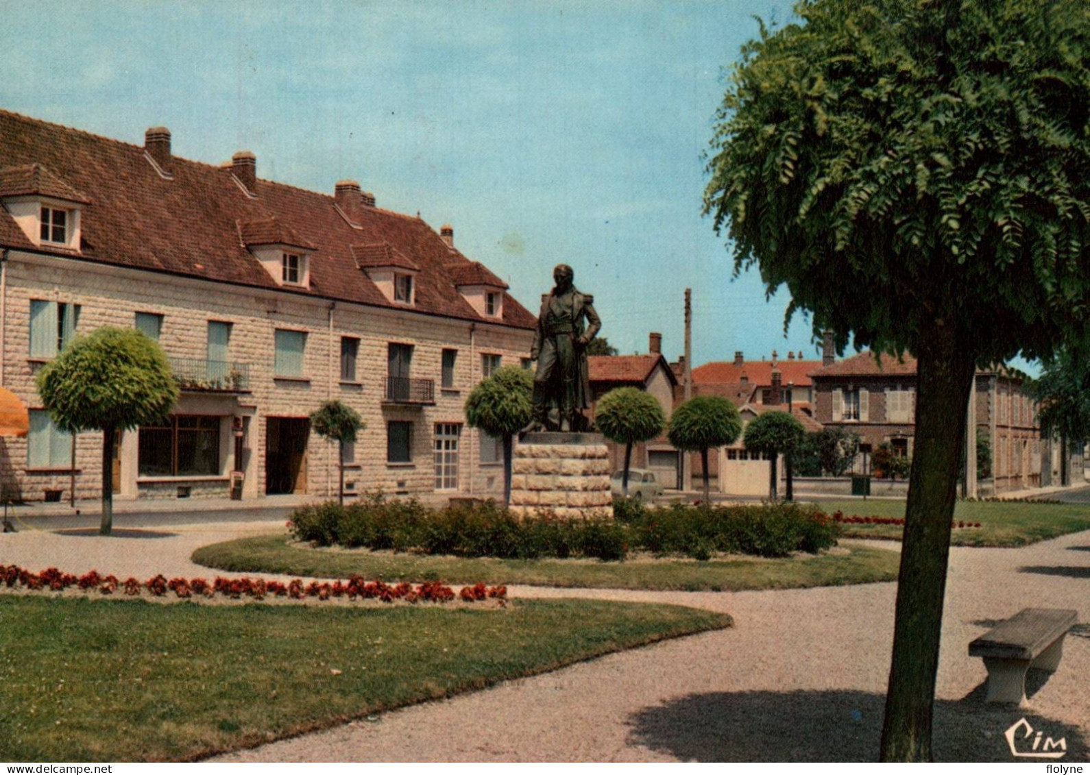 Brienne Le Château - Place De La République Statue Du Maréchal Valée - Andere & Zonder Classificatie