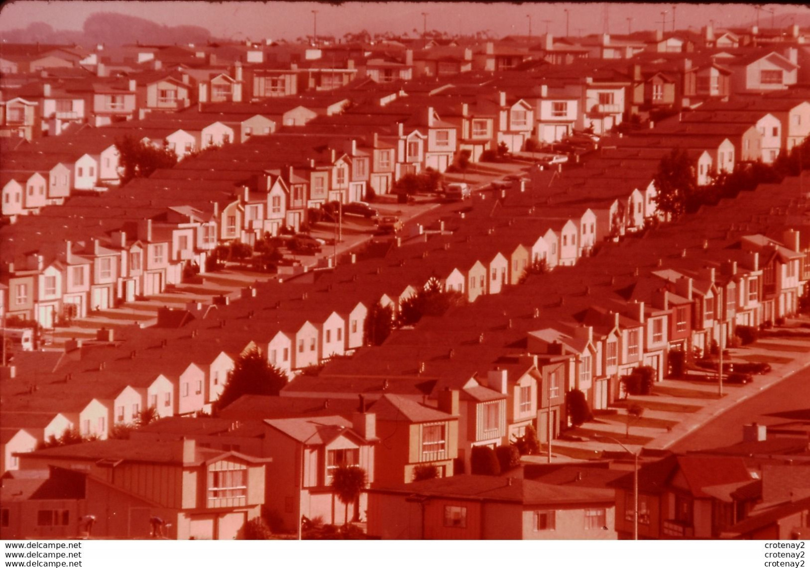 Photo Diapo Diapositive Slide Américains Au XXème Siècle N°4 Banlieue DALY CITY CALIFORNIE 1975 Sud SAN FRANCISCO - Diapositives