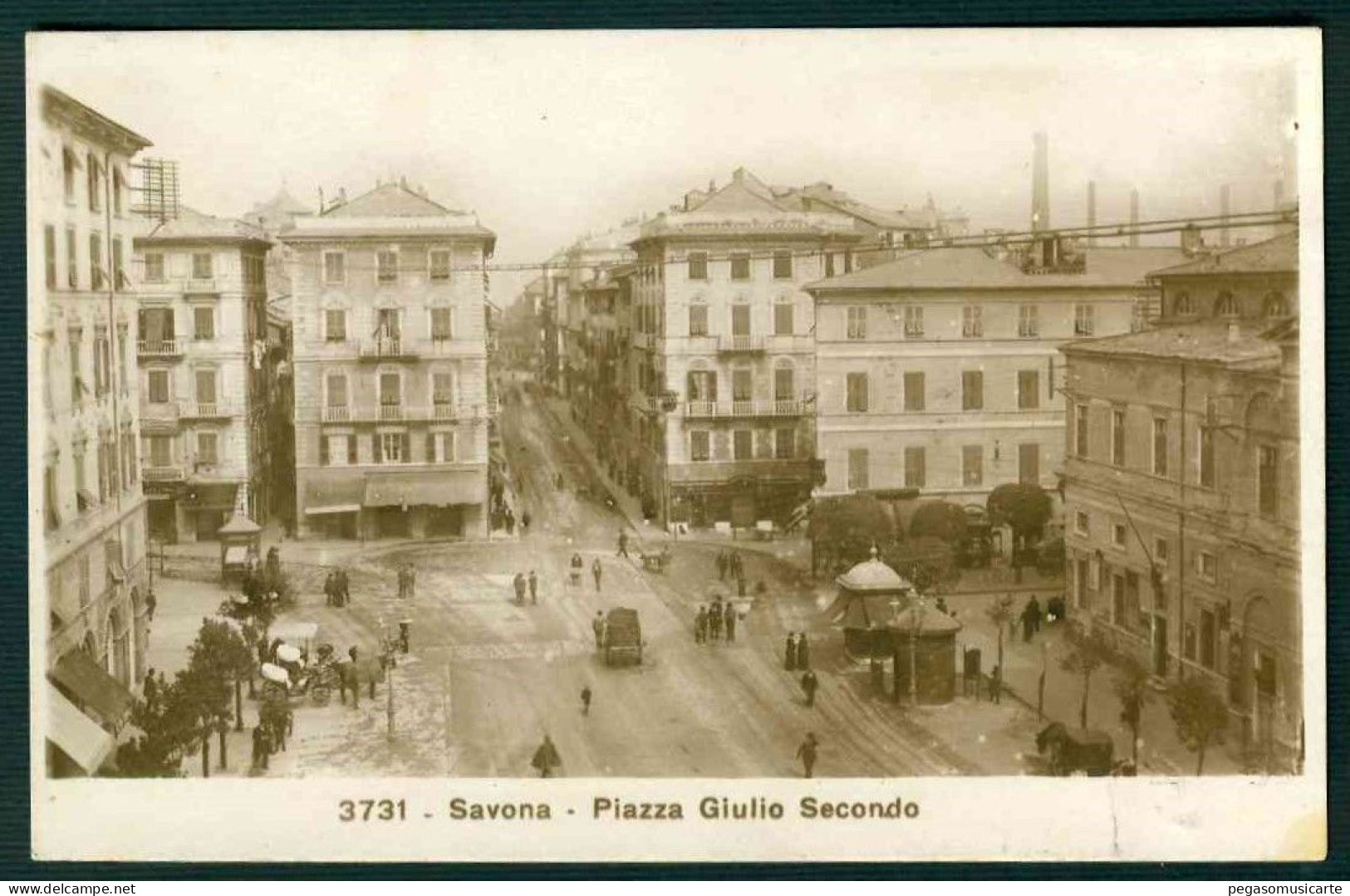 BF097 SAVONA - PIAZZA GIULIO SECONDO - ANIMATA 1930 - Savona