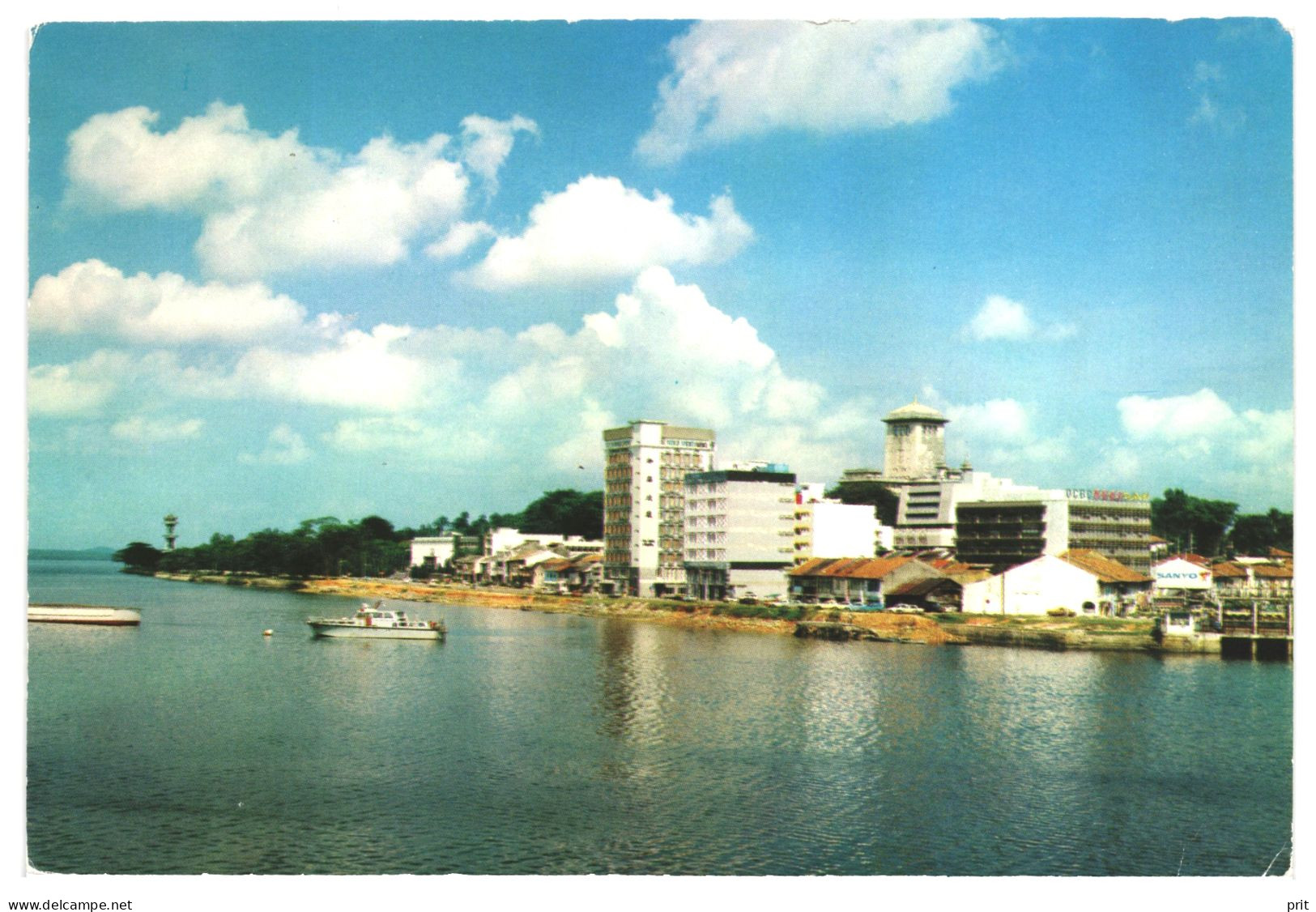 OCBC Building, Johore Bahru Water-front Jahore Strait Singapore 1970s Unused Postcard. Publisher S.W.Singapore - Singapore