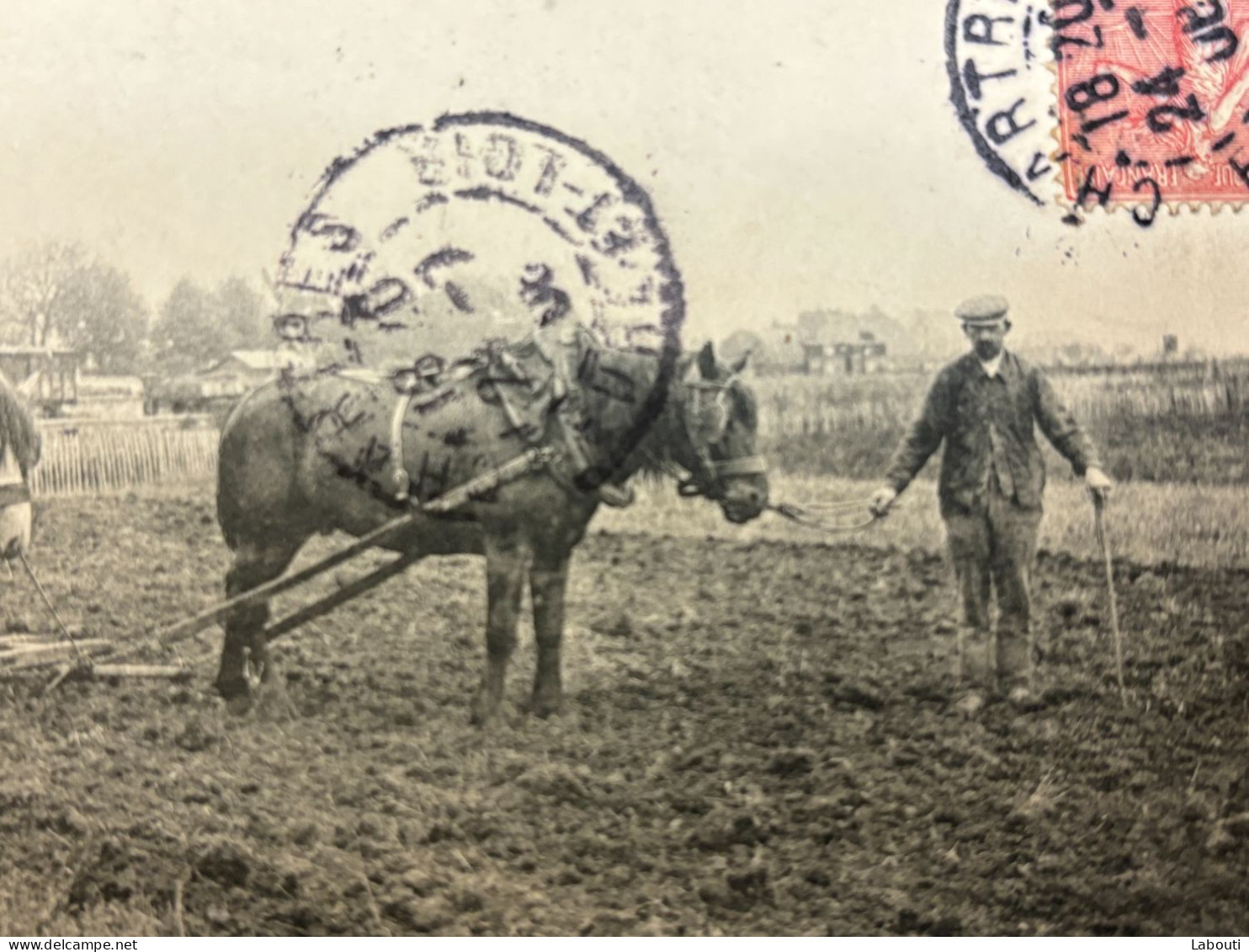 Carte Postale Les Paysans Chez Eux Chevau à La Herse Voyagé - Chartres