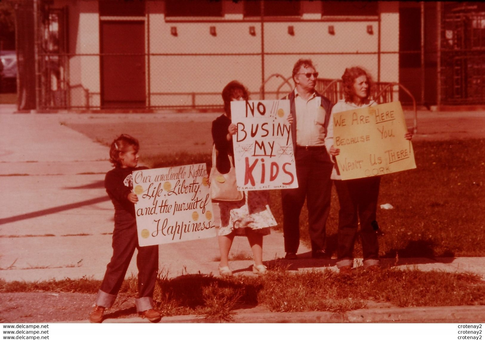 Photo Diapo Diapositive Slide Américains Au XXème Siècle N°9 CLEVELAND OKLAOMA Protestation Contre Le BUSING En 1979 - Diapositives (slides)