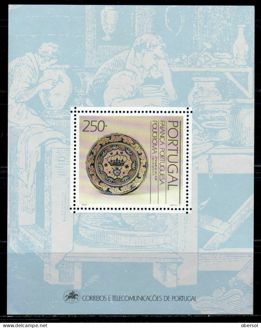 Portugal 1990 - Ceramics, Faience MNH Souvenir Sheet - Unused Stamps