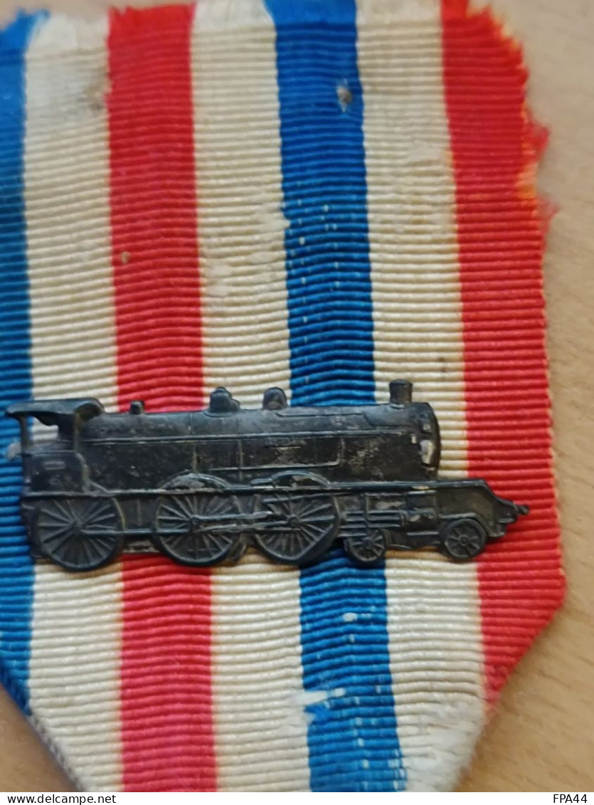 MEDAILLE MINISTERE DES TRAVAUX PUBLICS CHEMINS DE FER 1936 - Eisenbahnverkehr