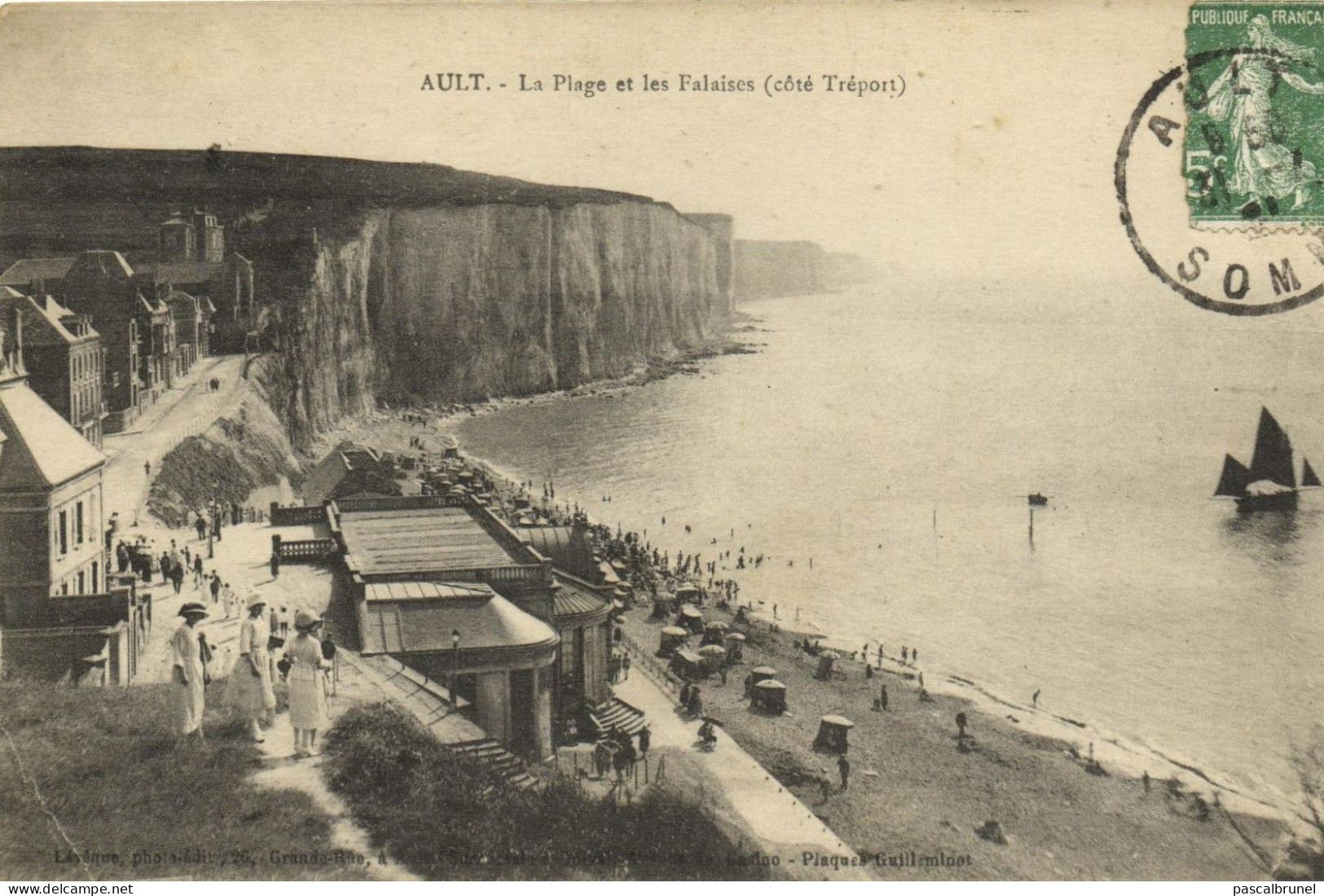 AULT - LA PLAGE ET LES FALAISES COTE TREPORT - Ault