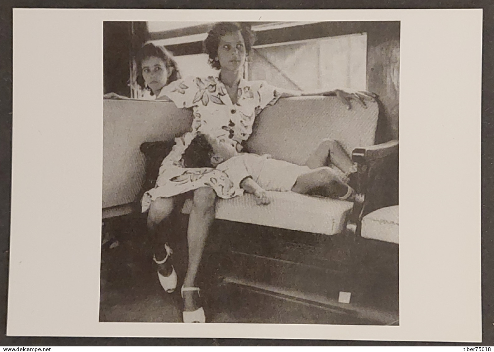 Carte Postale - Woman And Child Aboard A Train (1946) By Jack Delano (film Cinéma) - Autres & Non Classés