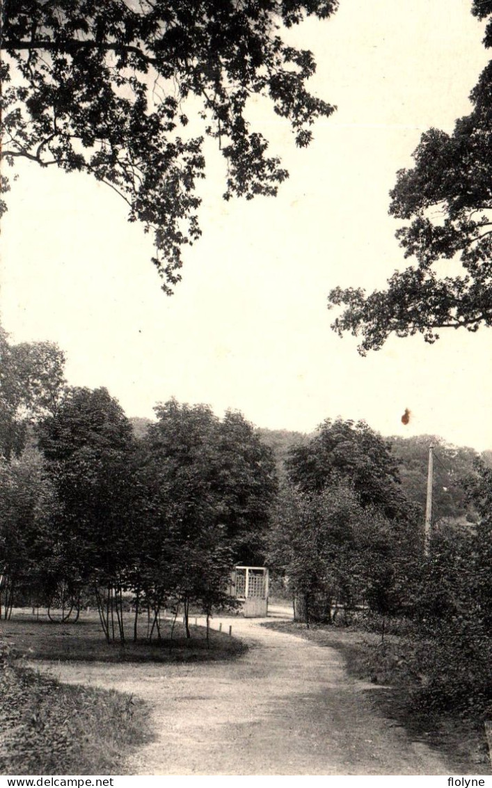 Le Plessis Robinson - Entrée Du Parc Hachette Et Le Camping - Le Plessis Robinson