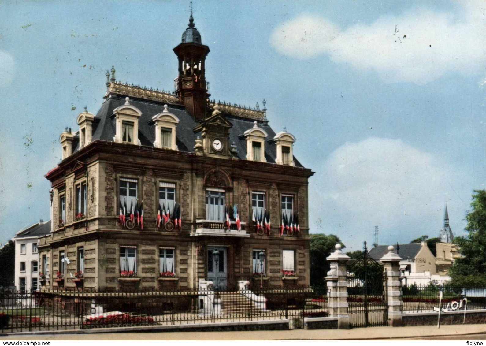 Maisons Laffitte - Place Et La Mairie - Maisons-Laffitte