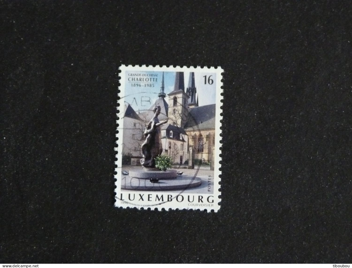 LUXEMBOURG LUXEMBURG YT 1338 OBLITERE - GRANDE DUCHESSE CHARLOTTE / STATUE SUR UNE PLACE - Usados