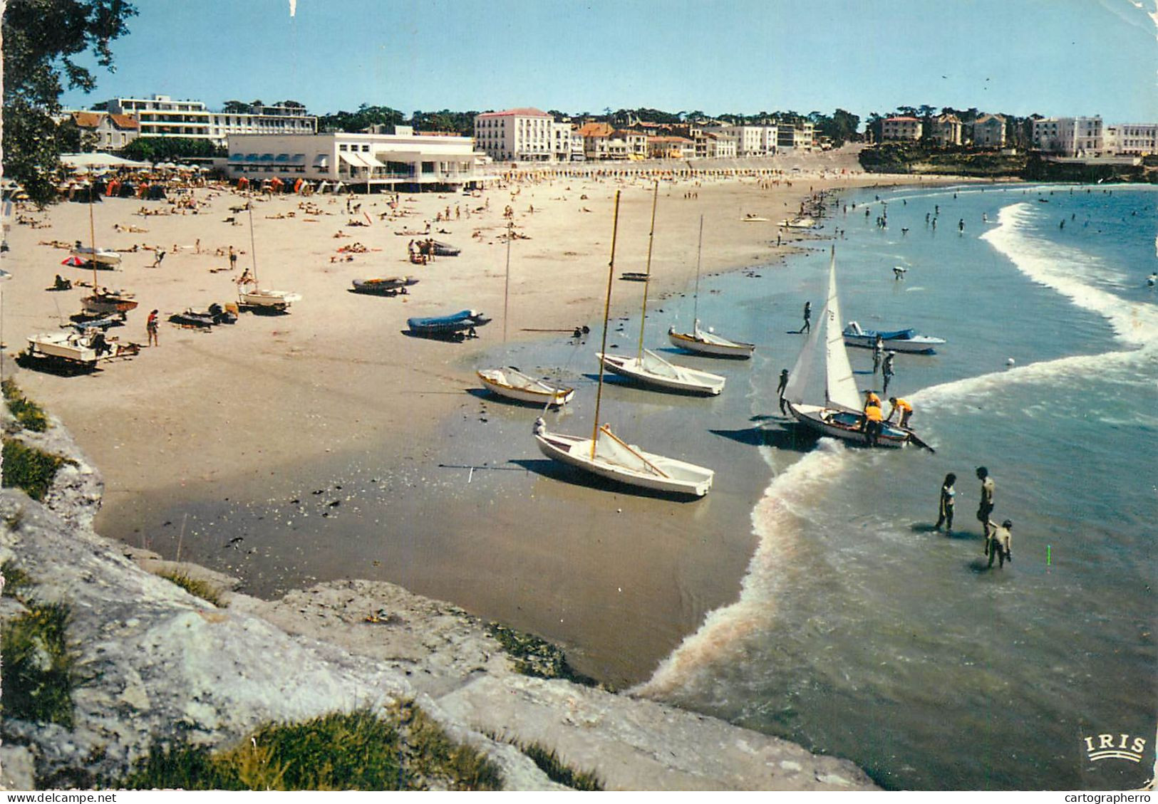 Navigation Sailing Vessels & Boats Themed Postcard Pontaillac La Plage Le Casino - Voiliers