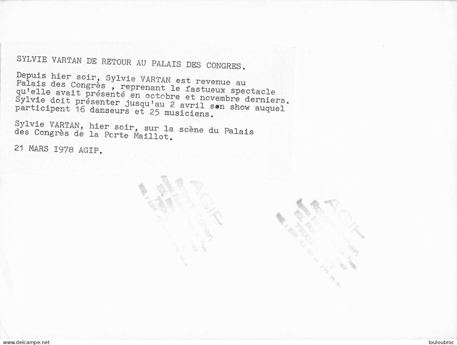 SYLVIE VARTAN 1978 DE RETOUR AU PALAIS DES CONGRES PHOTO DE PRESSE  24X18CM - Beroemde Personen