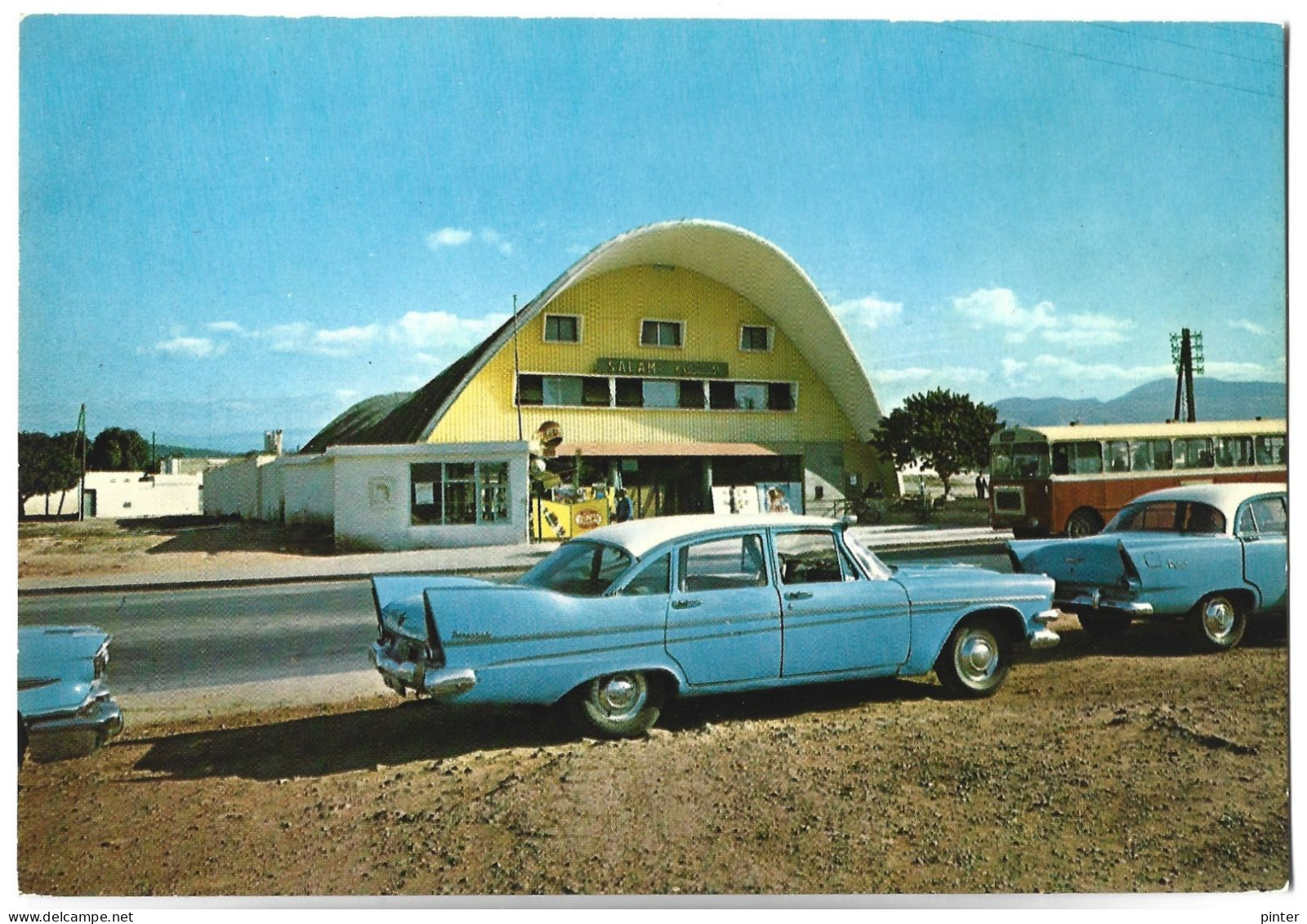 MAROC - AGADIR - Cinéma Salam - Voiture - Agadir