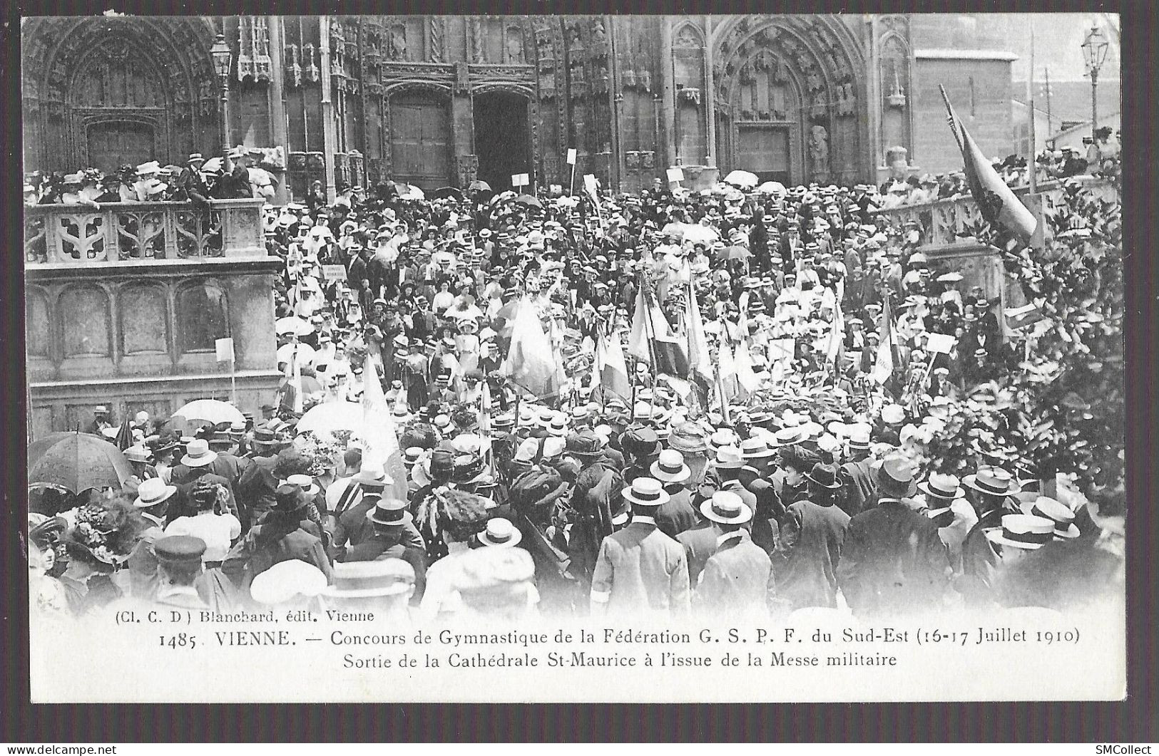 Vienne. Concours De Gymnastique 1910. Sortie De La Cathédrale Saint Maurice à L'issue De La Messe Militaire (A17p21) - Vienne