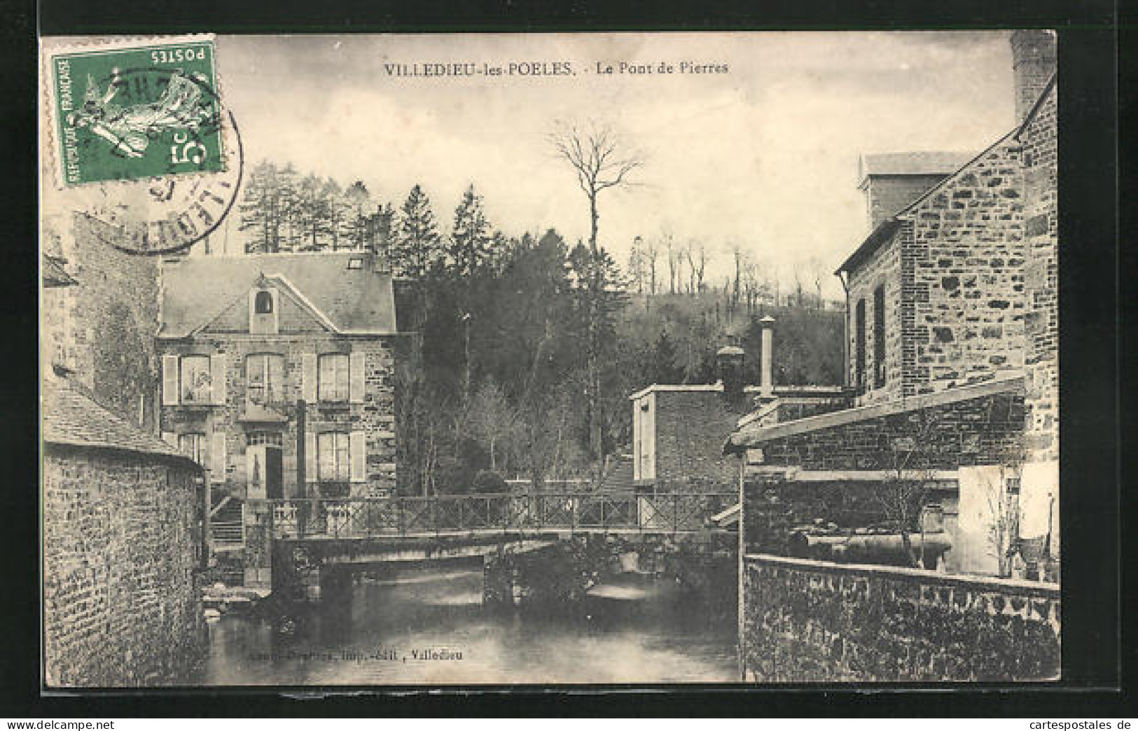 CPA Villedieu-les-Poeles, Le Pont De Pierres  - Villedieu