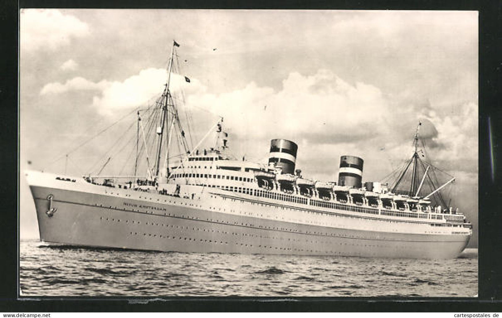 AK Passagierschiff SS Nieuw Amsterdam Der Holland-Amerika Linie In Fahrt  - Steamers