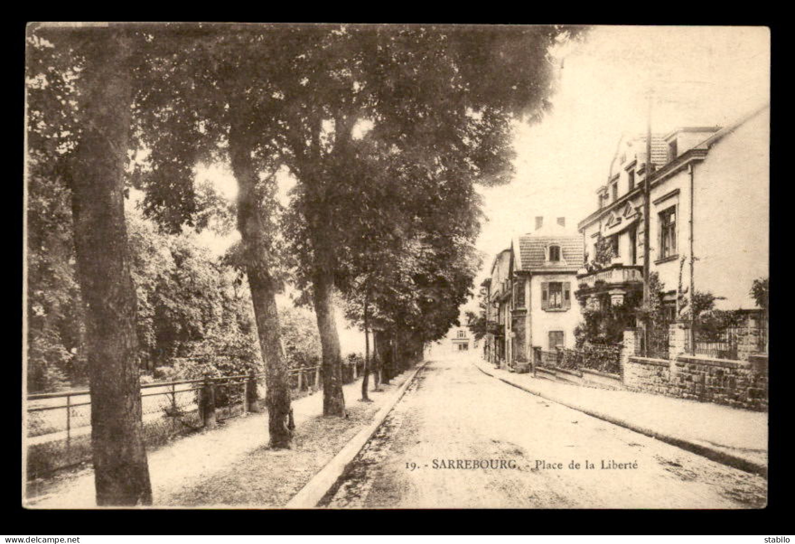 57 - SARREBOURG - PLACE DE LA LIBERTE - Sarrebourg