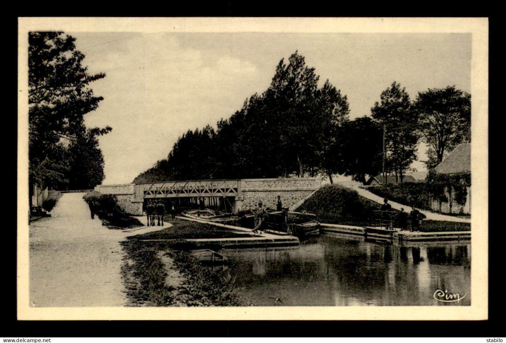 51 - AY - LE CANAL ET L'ECLUSE - PENICHE - Ay En Champagne