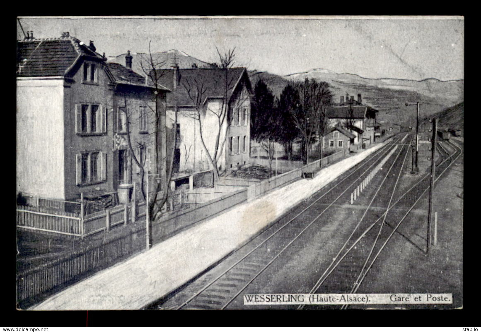 68 - WESSERLING - LA GARE DE CHEMIN DE FER ET LA POSTE - Autres & Non Classés