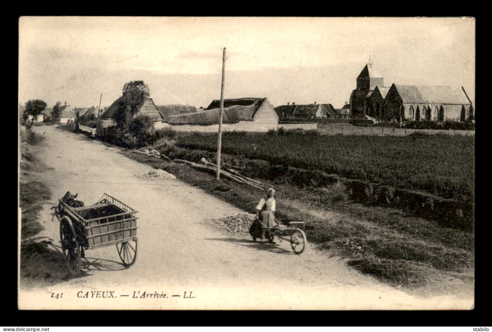 80 - CAYEUX-SUR-MER - L'ARRIVEE - FEMME ET BROUETTE - Cayeux Sur Mer