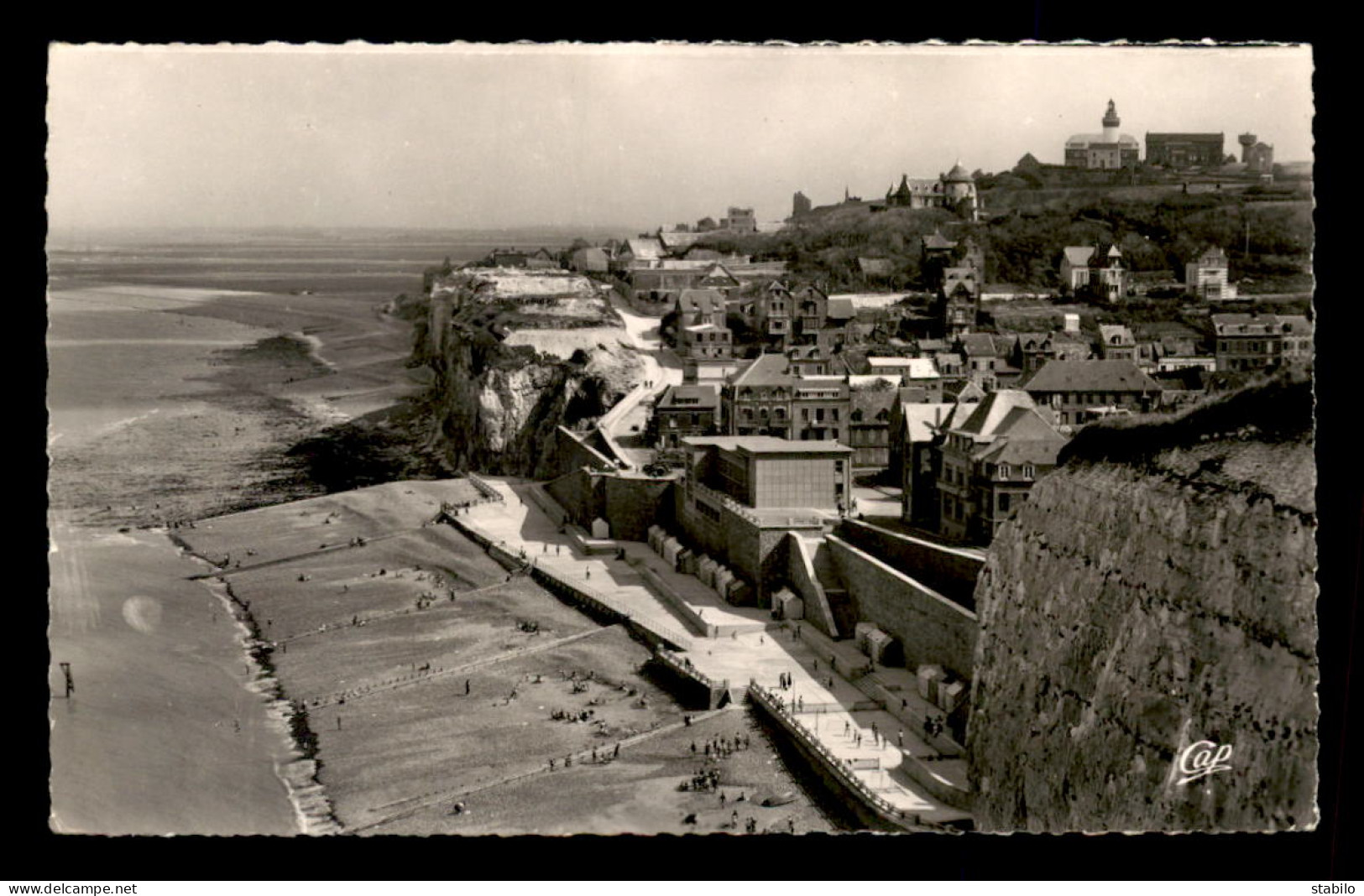 80 - AULT - VUE SUR LA VILLE DEPUIS LES FALAISES - Ault