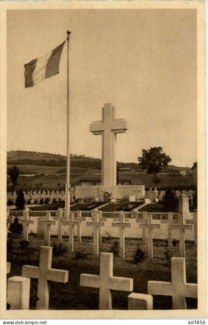 Verdun - Cinetiere Des 7 Soldats Inconnus - Verdun