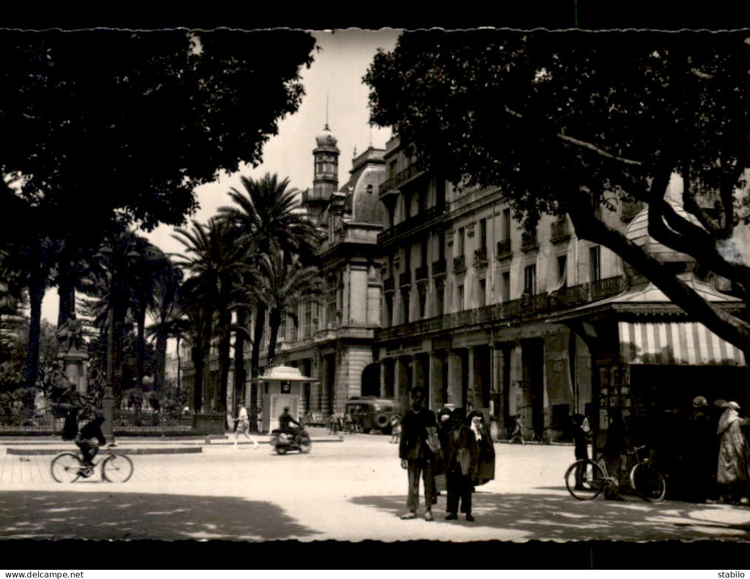 ALGERIE - BONE - PLACE DU THEATRE - Annaba (Bône)