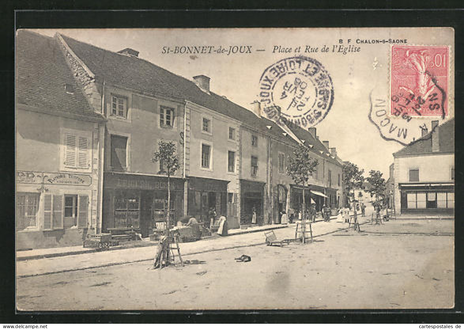 CPA Saint-Bonnet-de-Joux, Place Et Rue De L'Eglise  - Other & Unclassified